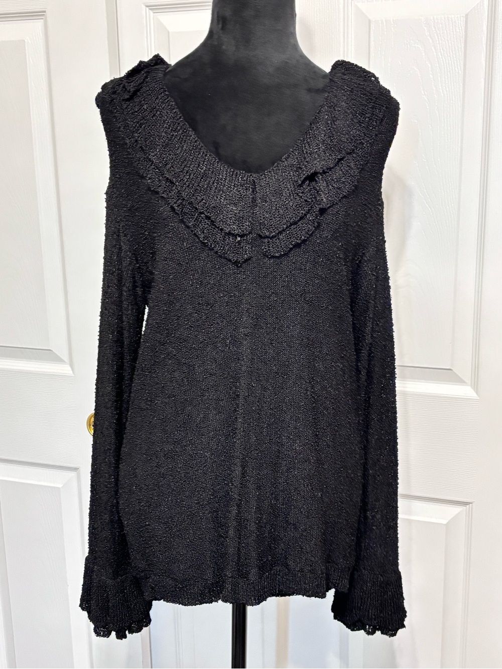 Black Ruffled Collar Long-Sleeve Women's Top